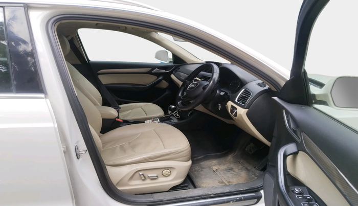 2015 Audi Q3 35 TDI Quattro, Diesel, Automatic, 1,47,648 km, interior