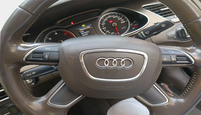 2013 Audi A4 2.0 TDI PREMIUM PLUS, Diesel, Automatic, 1,57,567 km, interior