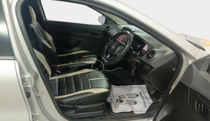2021 Renault Kwid RXT 1.0 AMT (O), Petrol, Automatic, 88,357 km, interior