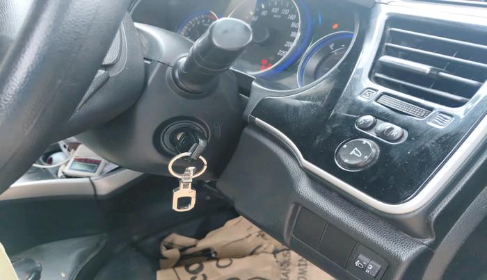 2015 Honda City 1.5L I-VTEC V MT, Petrol, Manual, 1,13,697 km, interior