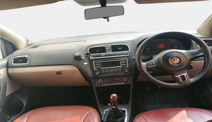 2013 Volkswagen Polo HIGHLINE DIESEL, Diesel, Manual, 1,23,324 km, interior