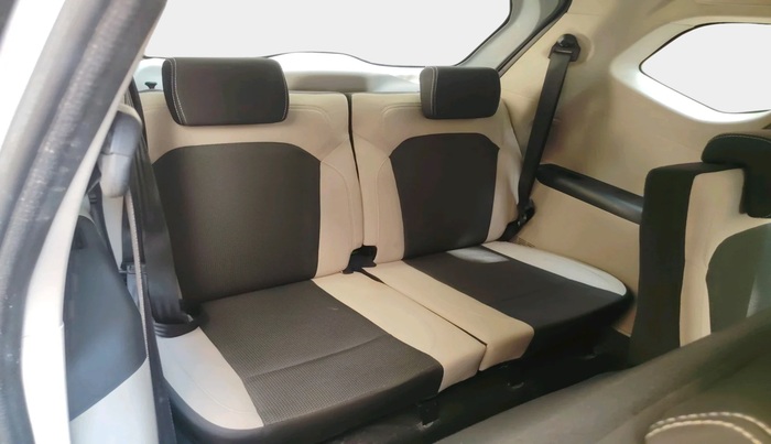 2024 Renault TRIBER RXT AMT, Petrol, Automatic, 12,488 km, interior