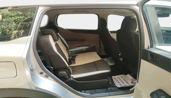 2024 Renault TRIBER RXT AMT, Petrol, Automatic, 12,488 km, interior