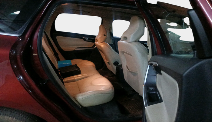 2012 Volvo XC 60 D5 AWD AT, Diesel, Automatic, 2,20,785 km, interior
