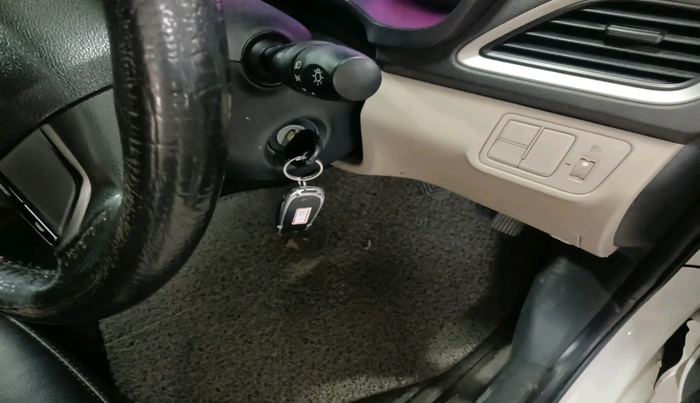 2018 Hyundai Verna 1.4 E PETROL, Petrol, Manual, 1,20,984 km, interior