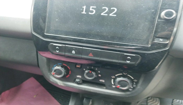 2022 Renault Kwid RXT 1.0 (O), Petrol, Manual, 99,690 km, interior