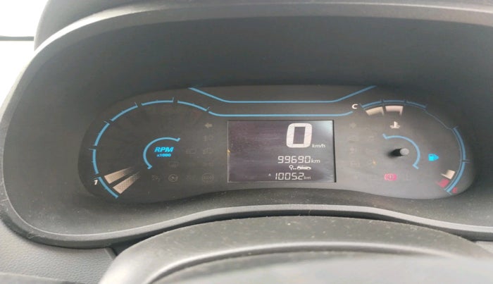 2022 Renault Kwid RXT 1.0 (O), Petrol, Manual, 99,690 km, interior