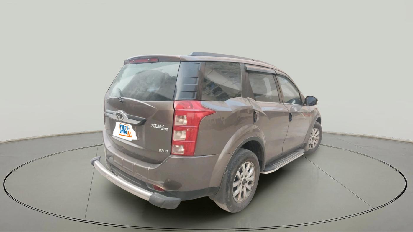2017 Mahindra XUV500 W10, Diesel, Manual, 1,96,050 km, exterior