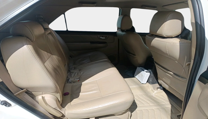 2014 Toyota Fortuner 3.0 4X2 MT, Diesel, Manual, 1,68,759 km, interior
