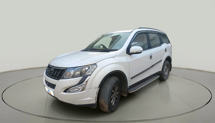 2017 Mahindra XUV500 W10, Diesel, Manual, 1,21,409 km, exterior