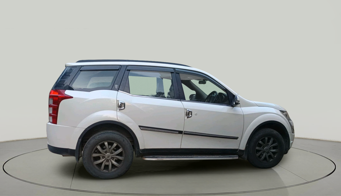 2017 Mahindra XUV500 W10, Diesel, Manual, 1,21,409 km, exterior