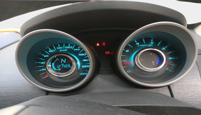 2017 Mahindra XUV500 W10, Diesel, Manual, 1,21,409 km, interior