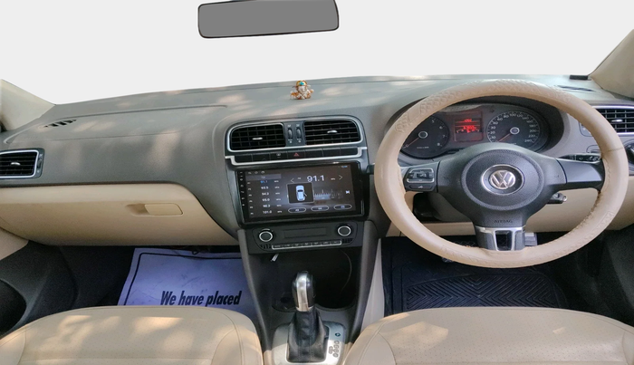 2013 Volkswagen Vento HIGHLINE PETROL AT, Petrol, Automatic, 67,859 km, interior