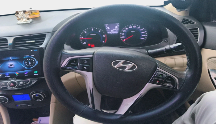 2014 Hyundai Verna FLUIDIC 1.6 CRDI SX, Diesel, Manual, 1,54,980 km, interior