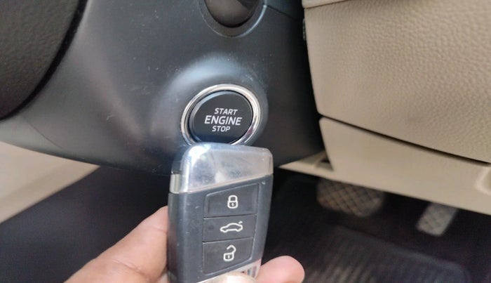 2016 Skoda Superb L&K 1.8 TSI AT, Petrol, Automatic, 2,30,156 km, interior