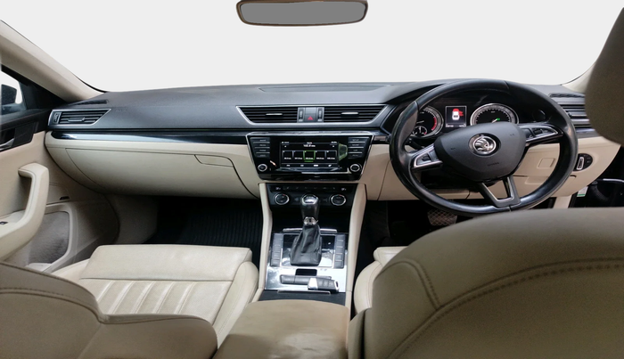 2016 Skoda Superb L&K 1.8 TSI AT, Petrol, Automatic, 2,30,156 km, interior
