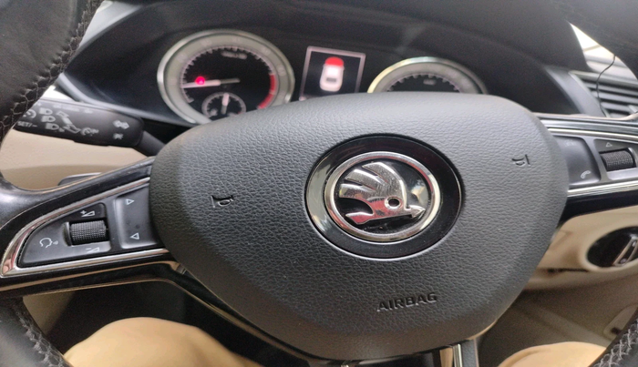 2016 Skoda Superb L&K 1.8 TSI AT, Petrol, Automatic, 2,30,156 km, interior