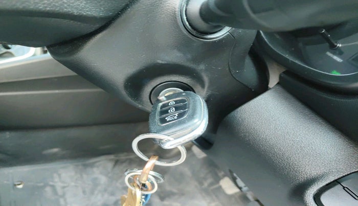 2020 Hyundai VENUE S 1.2, Petrol, Manual, 39,805 km, interior