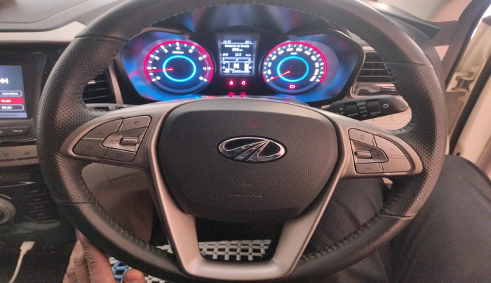 2021 Mahindra XUV300 W8 1.2 PETROL, Petrol, Manual, 23,865 km, interior