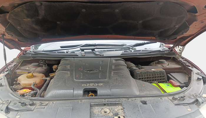 2018 Mahindra XUV500 W7 AT, Diesel, Automatic, 75,473 km, exterior