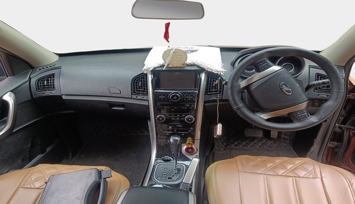 2018 Mahindra XUV500 W7 AT, Diesel, Automatic, 75,473 km, interior