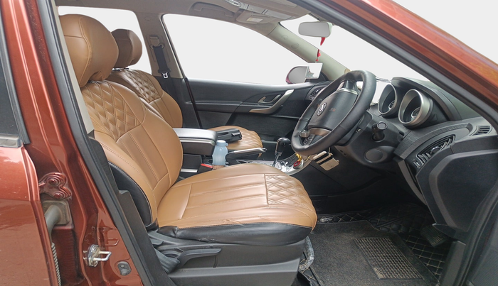 2018 Mahindra XUV500 W7 AT, Diesel, Automatic, 75,473 km, interior