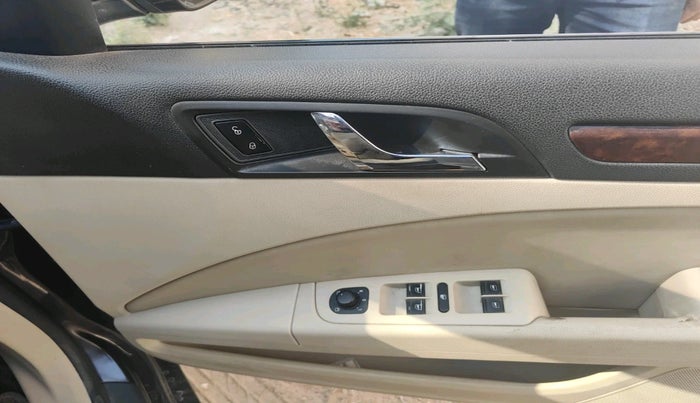 2014 Skoda Superb ELEGANCE 1.8 TSI MT, Petrol, Manual, 1,06,039 km, interior