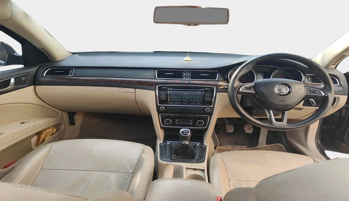 2014 Skoda Superb ELEGANCE 1.8 TSI MT, Petrol, Manual, 1,06,039 km, interior