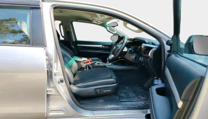 2023 Toyota HILUX HIGH 4X4 AT, Diesel, Automatic, 58,135 km, interior