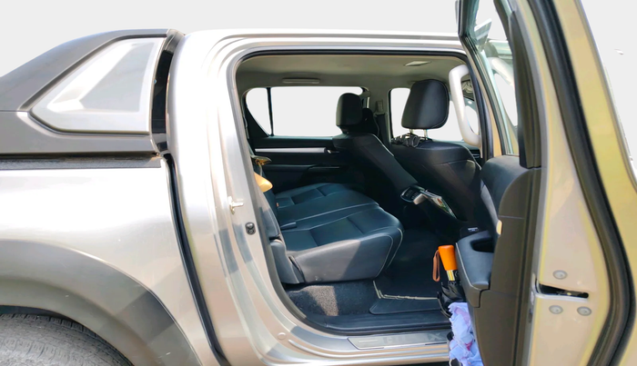 2023 Toyota HILUX HIGH 4X4 AT, Diesel, Automatic, 58,135 km, interior