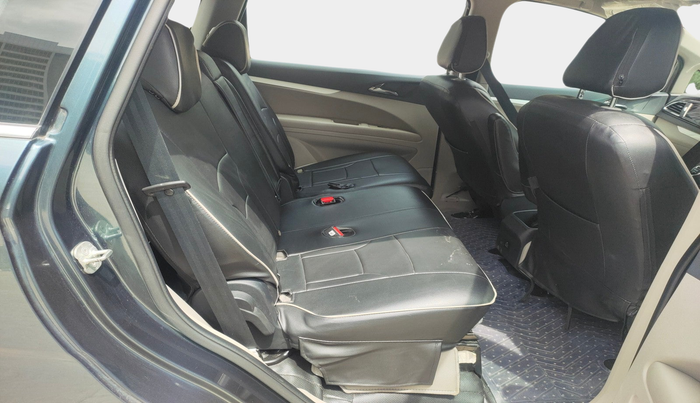 2022 Mahindra MARAZZO M 6 + 8 STR, Diesel, Manual, 29,470 km, interior