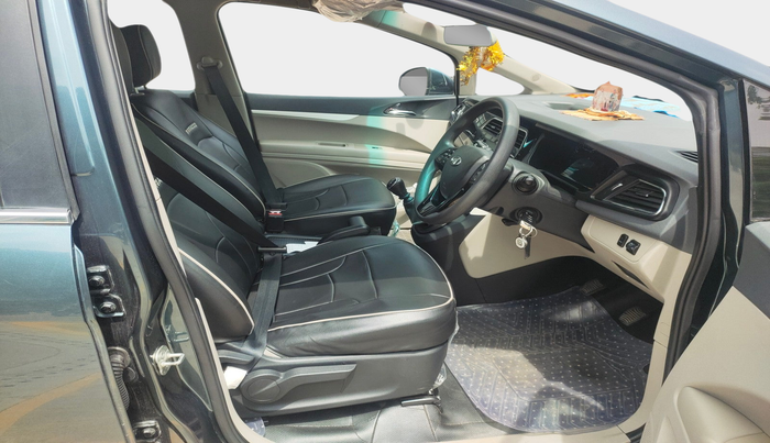 2022 Mahindra MARAZZO M 6 + 8 STR, Diesel, Manual, 29,470 km, interior