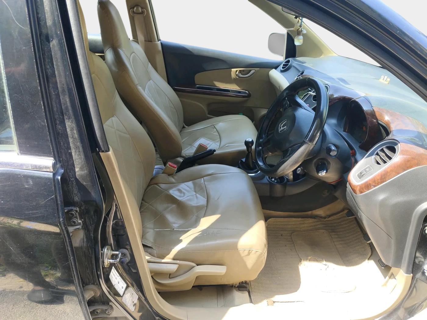 2014 Honda Mobilio 1.5L I-DTEC RS(O), Diesel, Manual, 1,99,277 km, interior