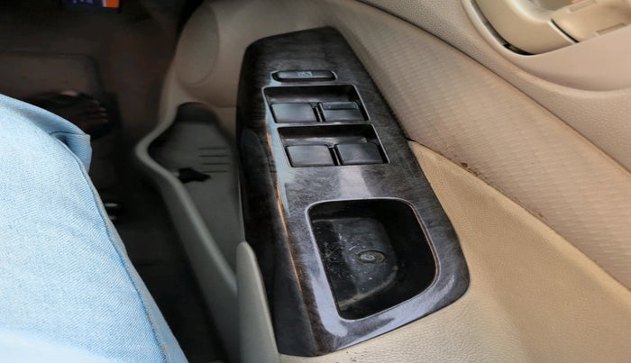 2015 Toyota Etios VX, Petrol, Manual, 1,69,373 km, interior