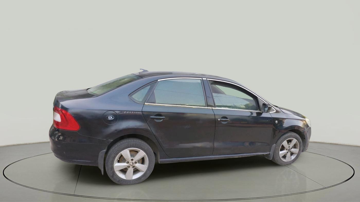 2015 Skoda Rapid 1.5 TDI CR ELEGANCE PLUS, Diesel, Manual, 1,05,327 km, exterior