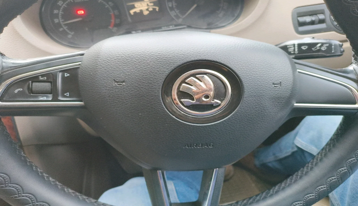 2015 Skoda Rapid 1.5 TDI CR ELEGANCE PLUS, Diesel, Manual, 1,05,327 km, interior