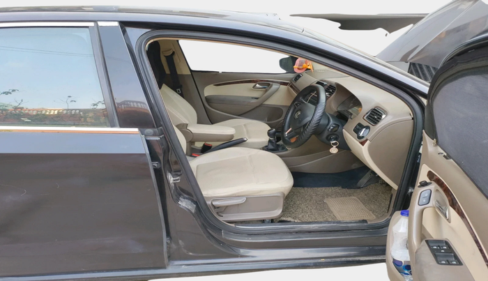 2015 Skoda Rapid 1.5 TDI CR ELEGANCE PLUS, Diesel, Manual, 1,05,327 km, interior