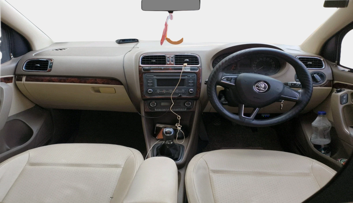 2015 Skoda Rapid 1.5 TDI CR ELEGANCE PLUS, Diesel, Manual, 1,05,327 km, interior