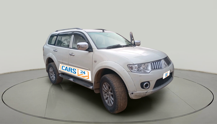 2013 Mitsubishi Pajero Sport 2.5 MT 4X4, Diesel, Manual, 1,08,420 km, exterior