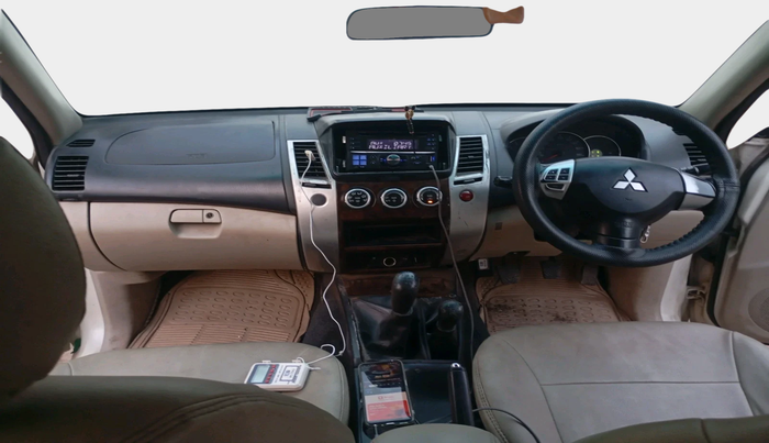 2013 Mitsubishi Pajero Sport 2.5 MT 4X4, Diesel, Manual, 1,08,420 km, interior