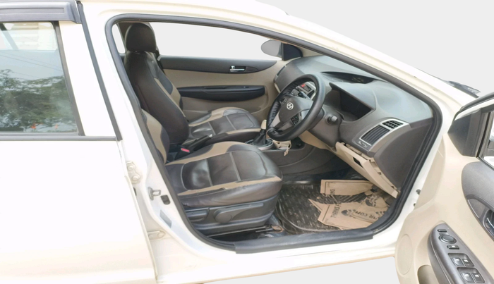 2013 Hyundai i20 ASTA 1.4 CRDI, Diesel, Manual, 1,76,675 km, interior