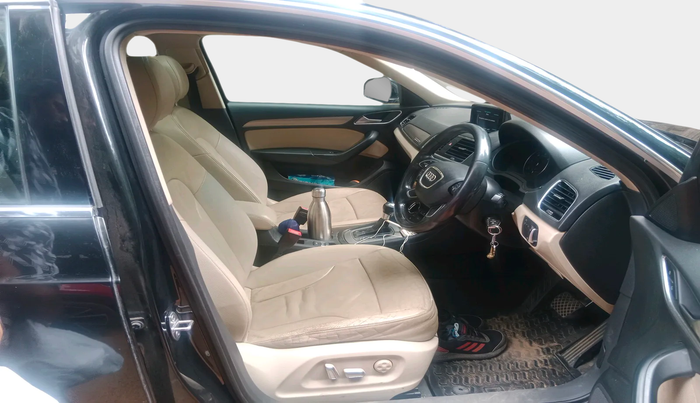 2017 Audi Q3 35 TDI Quattro, Diesel, Automatic, 1,50,940 km, interior