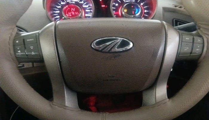 2012 Mahindra XUV500 W8, Diesel, Manual, 3,27,672 km, interior
