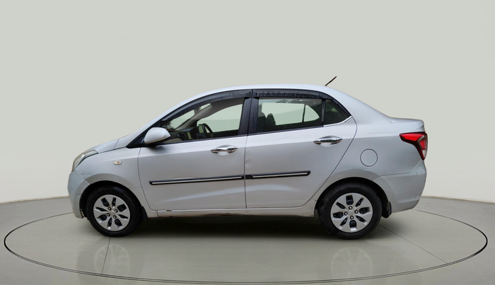 2017 Hyundai Xcent BASE 1.1, Diesel, Manual, 1,36,719 km, exterior