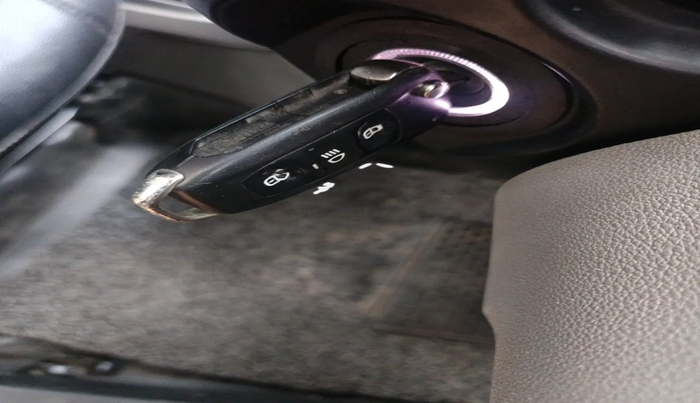 2016 Tata Tiago XZ PETROL, Petrol, Manual, 80,472 km, interior