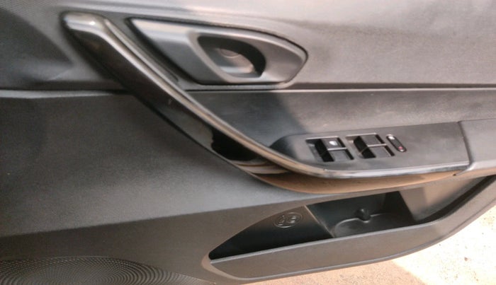 2018 Tata TIAGO NRG PETROL, Petrol, Manual, 31,830 km, interior