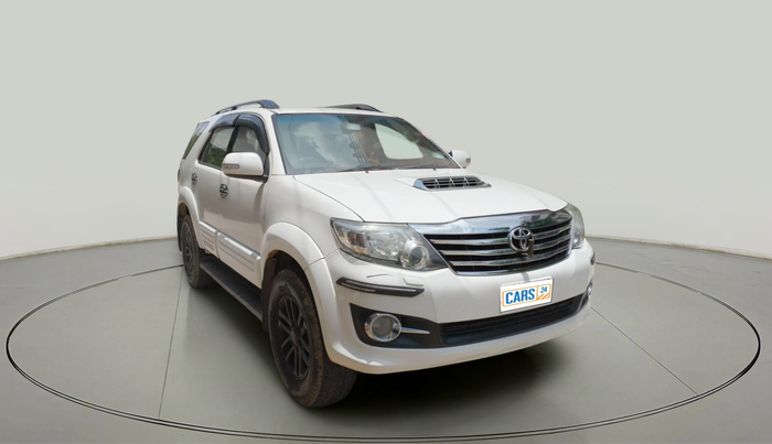 2015 Toyota Fortuner 3.0 4X2 MT, Diesel, Manual, 2,75,699 km, exterior