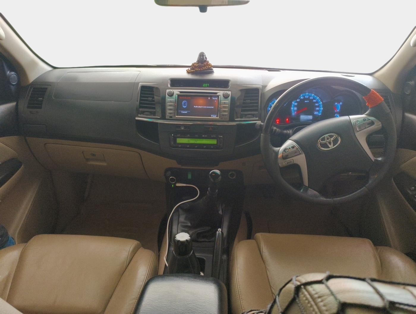2015 Toyota Fortuner 3.0 4X2 MT, Diesel, Manual, 2,75,699 km, interior