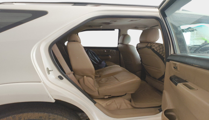 2015 Toyota Fortuner 3.0 4X2 MT, Diesel, Manual, 2,75,699 km, interior