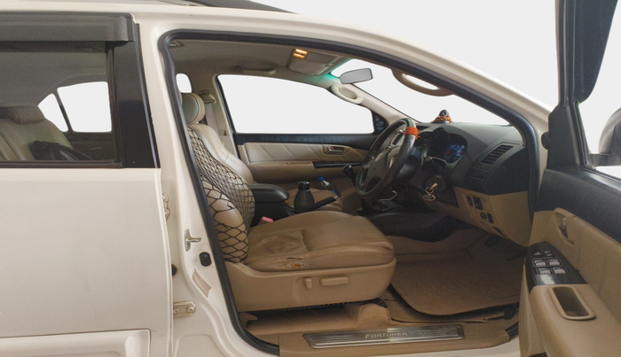 2015 Toyota Fortuner 3.0 4X2 MT, Diesel, Manual, 2,75,699 km, interior